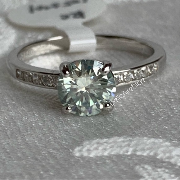 1.00 Ct. VVS1 Ice Blue Moissanite Ring, Size 7 - Picture 2 of 9